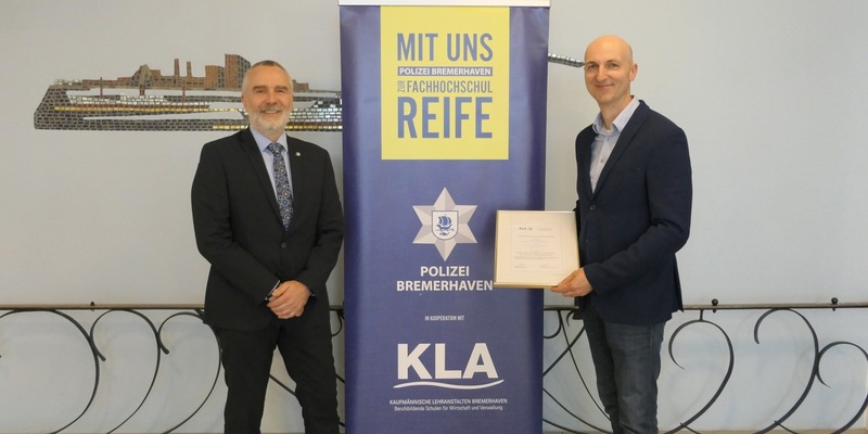 POL-Bremerhaven: Neuer Kooperationsvertrag nun auch mit der KLA Bremerhaven - gemeinsam mit der Polizei Bremerhaven zur Fachhochschulreife - Foto: presseportal.de