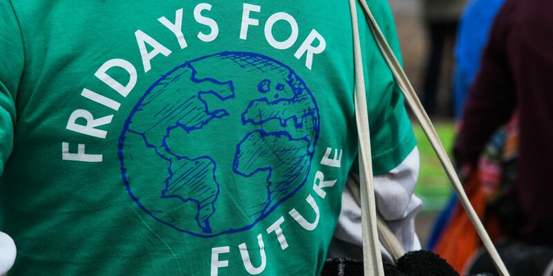 Fridays for Future will in mehr als 100 Städten in Deutschland für Klimaschutz demonstrieren. - Foto: Julian Stähle/dpa