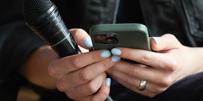 Die Klimaaktivistin Luisa Neubauer bleibt trotz Grünen-Einbußen bei der Europawahl optimistisch. - Foto: Hendrik Schmidt/dpa