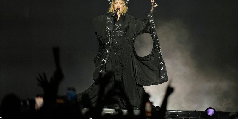 Madonna Anfang Mai auf The Celebration Tour am Strand der Copacabana. - Foto: dpa