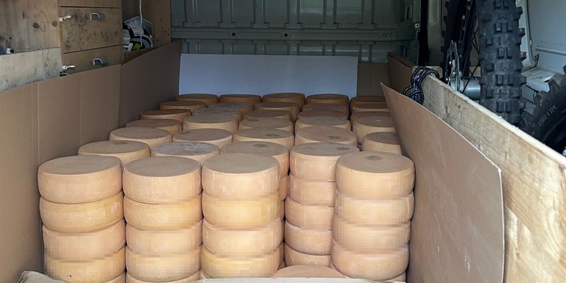 HZA-UL: 200 Käselaibe aus der Schweiz nachverzollt - Foto: presseportal.de