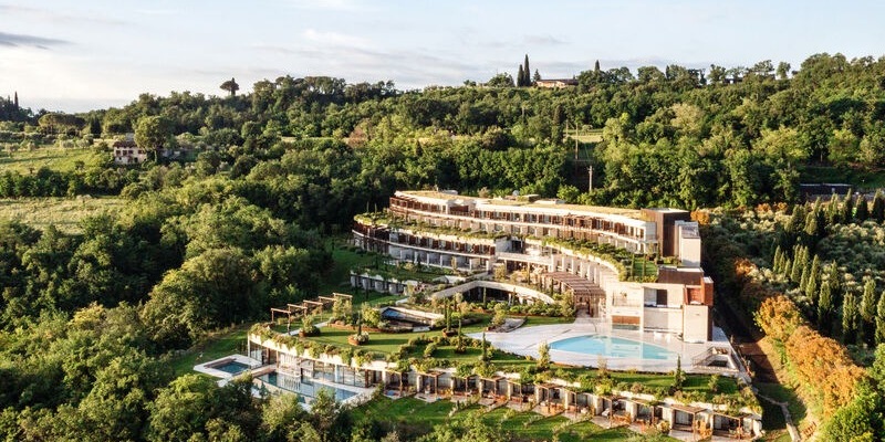 A-ROSA eröffnet erstes Hotel in Italien: Die beliebte Ferienhotel-Marke expandiert nach Italien / Eröffnung Ende Juni im eleganten Salò am Gardasee - Foto: presseportal.de