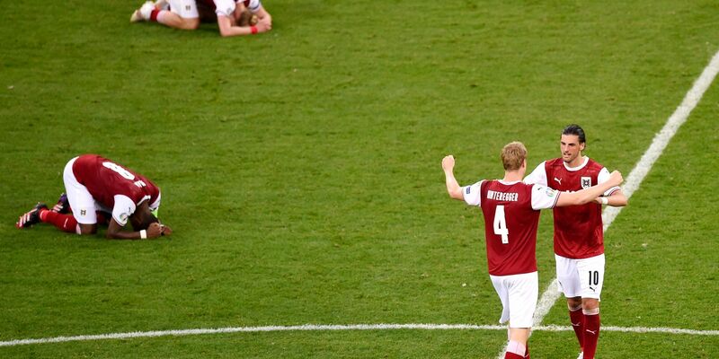 Die Österreicher jubelten kurz und bereiten sich nun auf Italien vor. - Foto: Mihai Barbu/Pool AFP/AP/dpa