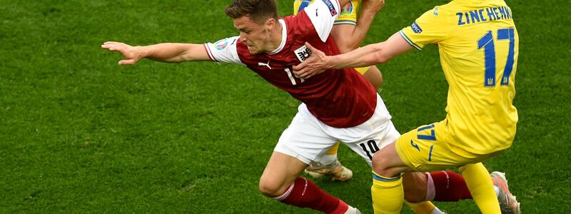 Christoph Baumgartner (l) setzt sich gegen die Ukrainer Alexander Sintschenko (r) und Alexander Karawajew (M)durch. - Foto: Mihai Barbu/Pool AFP/AP/dpa