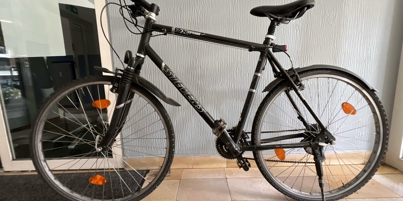 POL-GT: Fahrraddiebe in Schloß Holte-Stukenbrock und in Gütersloh auf frischer Tat gefasst - Festnahmen - Foto: presseportal.de