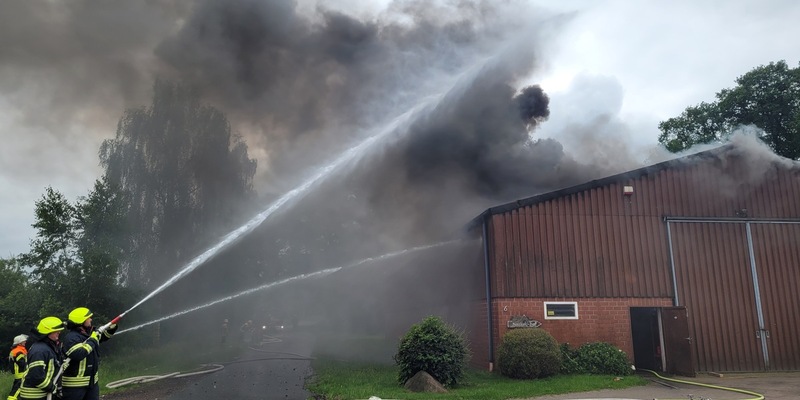 FW-ROW: Landwirtschaftliches Gebäude brennt in Riekenbostel - Foto: presseportal.de