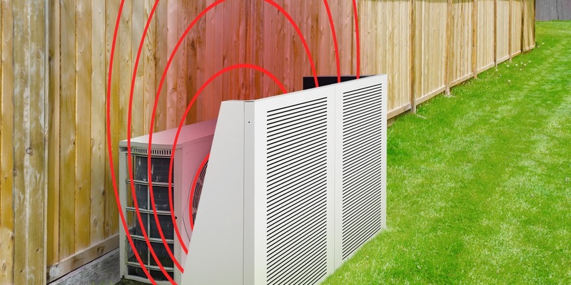Lärmschutzwand: Wärmepumpe im Garten - und trotzdem entspannte Nachbarn - Foto: presseportal.de