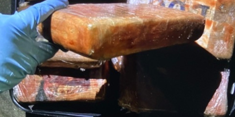 ZOLL-F: Zoll und Polizei stellen kiloweise Kokain sicher - Foto: presseportal.de