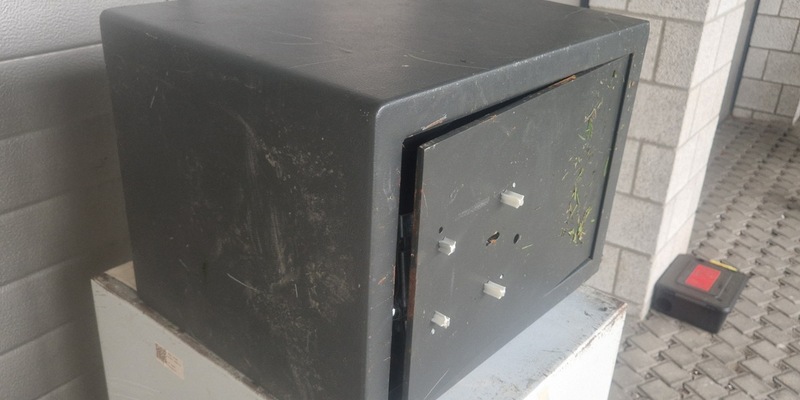 POL-SI: Wer kennt diesen Tresor? - #polsiwi - Foto: presseportal.de