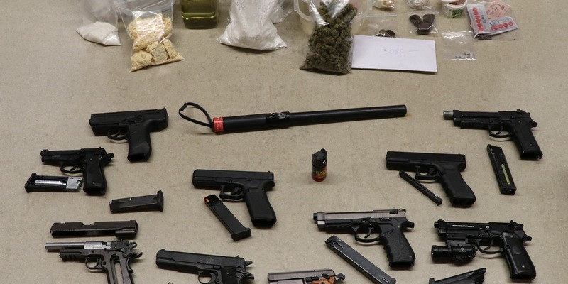 POL-NE: Waffen und Drogen sichergestellt - Richter schickt 33- Jährigen in U- Haft - Foto: presseportal.de