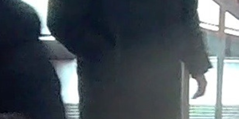 POL-H: Öffentlichkeitsfahndung: Wer kennt den unbekannten EC-Karten-Dieb? - Foto: presseportal.de