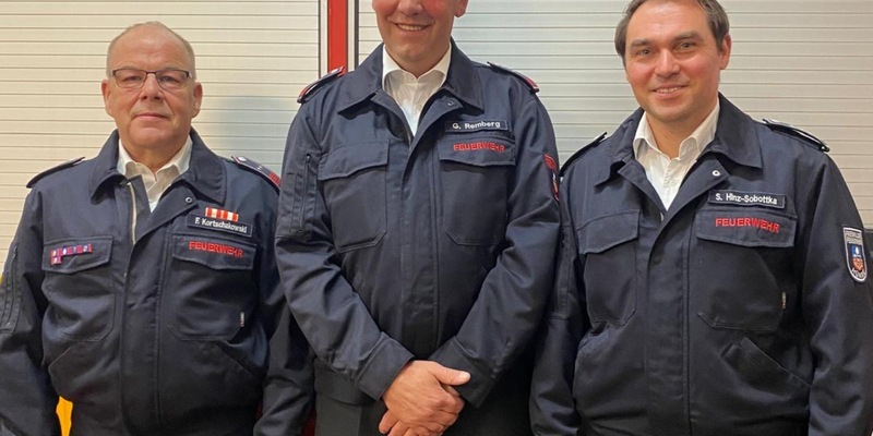 FW Hünxe: Wechsel in der Führung der Einheit Bucholtwelmen - Foto: presseportal.de