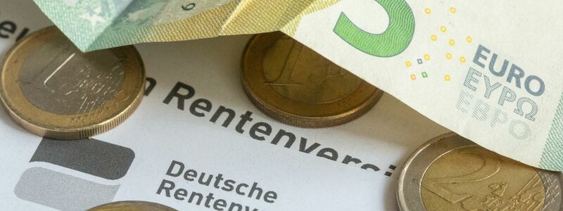 Die Bezüge der Rentnerinnen und Rentner in Deutschland steigen um 4,57 Prozent. - Foto: Fernando Gutierrez-Juarez/dpa