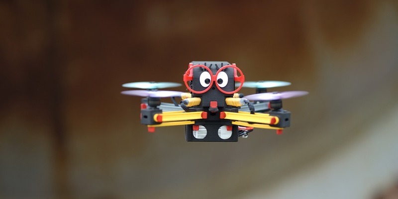 ILA-Weltpremiere: Mit MINT Leben retten / Björn Steiger Stiftung, DroneMasters Academy und MINTMASTERS stellen mit dem CLARA-Bildungspaket die weltweit erste MINT-Schulungsdrohne vor - Foto: presseportal.de