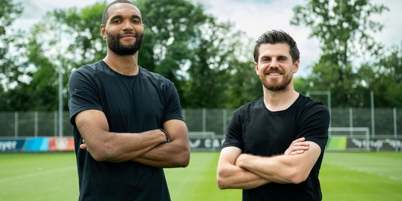 Leverkusen-Duo Jonathan Tah und Jonas Hofmann engagieren sich für eine bessere Trinkwasserversorgung in Afrika - Foto: presseportal.de