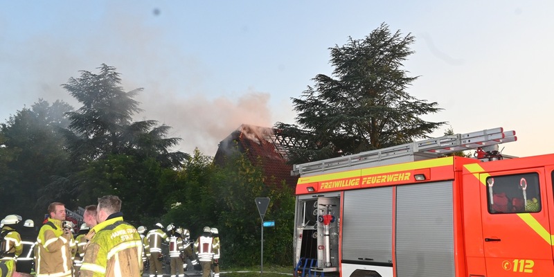 POL-STD: Leerstehendes Wohnhaus in Bützfleth in Brand geraten - Polizei sucht Zeugen - Foto: presseportal.de