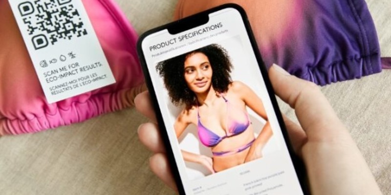 Mehr Transparenz über Produktherkunft und Umweltauswirkungen: bonprix launcht Badekollektion mit Sustainability Passport - Foto: presseportal.de