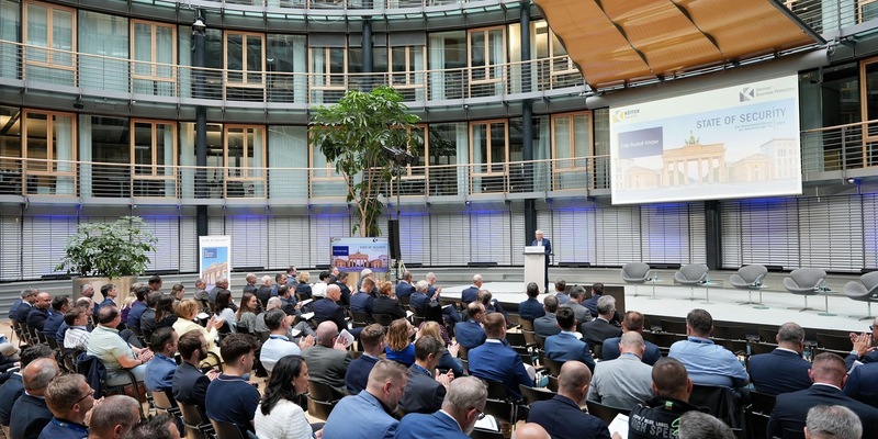 Kritische Infrastrukturen: Jeder KRITIS-Betreiber muss Sicherheit ganzheitlich denken und zur Chefsache machen / KÖTTER Security: Über 100 Teilnehmer bei der Sicherheitskonferenz STATE OF SECURITY - Foto: presseportal.de