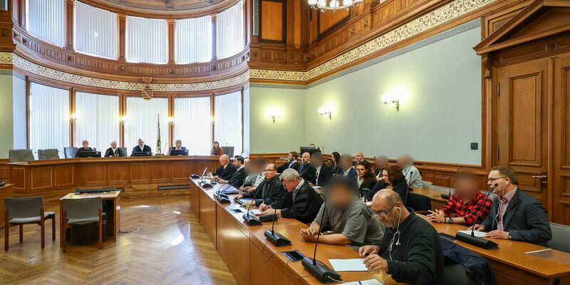 Im Prozess hatten sich laut Staatsanwaltschaft die ursprünglich angeklagten Vorwürfe der Geiselnahme und des erpresserischen Menschenraubes gegen die fünf Männer nicht nachweisen lassen. - Foto: Jan Woitas/dpa