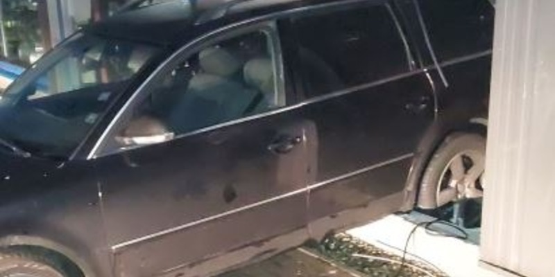 POL-IZ: 240607.2 Hemmingstedt: Blitzeinbruch mit Pkw - Zeugen gesucht - Foto: presseportal.de