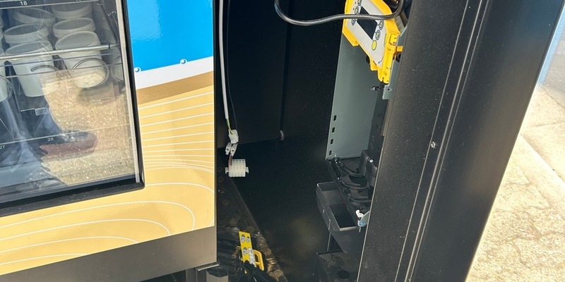 POL-PDLD: Eisautomat beschädigt - Zeugen gesucht - Foto: presseportal.de