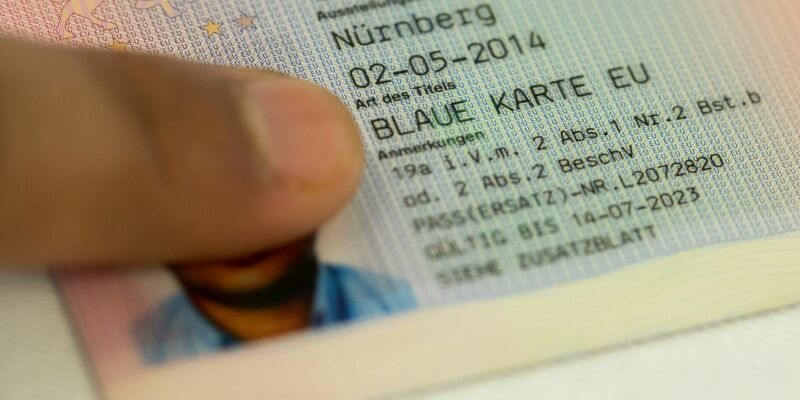 Zum 27. Juni tritt eine Reform des Staatsbürgerschaftsrechts in Kraft. - Foto: Daniel Karmann/dpa