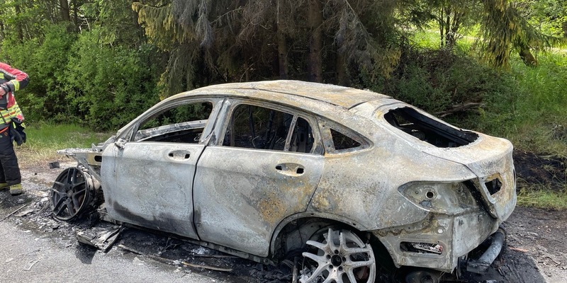 POL-PDTR: PKW-Brand - Foto: presseportal.de