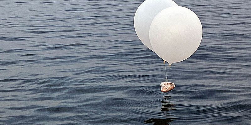 Nordkorea hat offenbar erneut Ballons mit Plastikbeuteln voller Müll nach Südkorea geschickt. - Foto: -/YNA/dpa