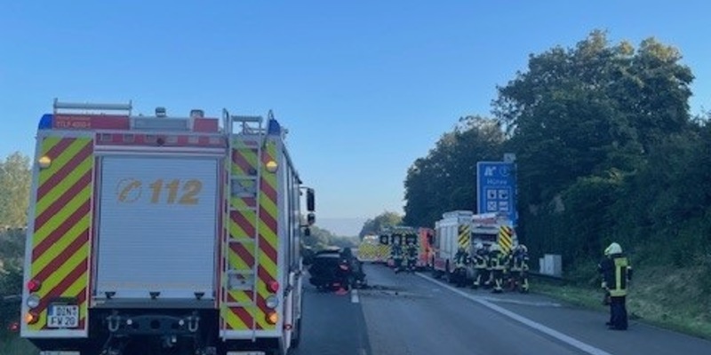 FW Dinslaken: Schwerer Verkehrsunfall auf der A3 - Foto: presseportal.de
