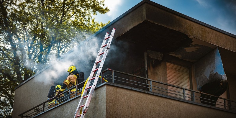 FW Gronau: Balkon brannte in voller Ausdehnung - Foto: presseportal.de