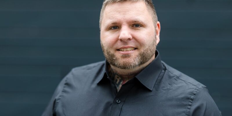 Tommy Frenck wurde bundesweit bekannt, weil er eine Reihe großer Neonazi-Konzerte organisiert hatte, zu denen auch Rechtsextremisten aus anderen europäischen Ländern anreisten. - Foto: Michael Reichel/dpa