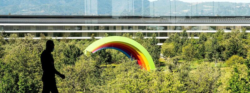 Der Campus des Apple-Hauptquartiers in Cupertino: Bei der hauseigenen WWDC-Konferenz gibt der iPhone-Konzern traditionell einen Ausblick auf neue Software und Funktionen. - Foto: Noah Berger/AP/dpa