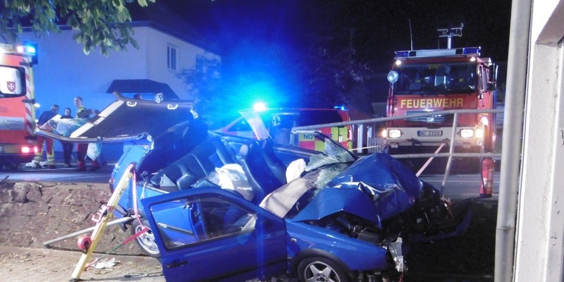 POL-AC: Schwerer Unfall in der Eifel - Auto kollidiert mit Geländer - Foto: presseportal.de