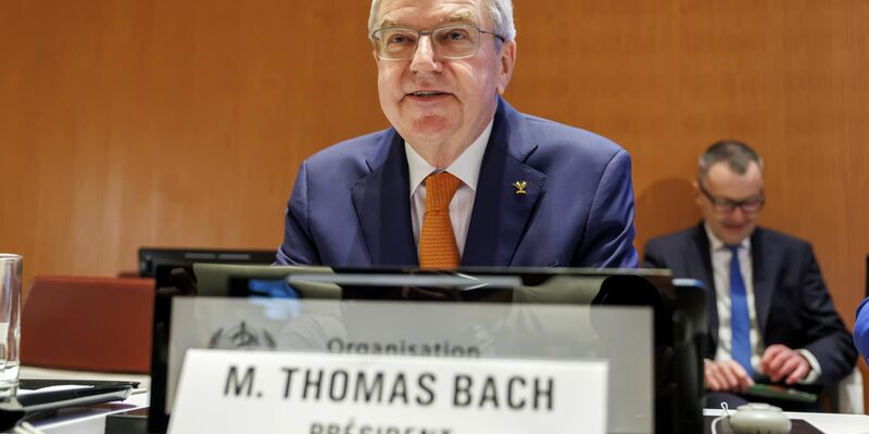 IOC-Präsident Thomas Bach geht trotz der angekündigten Neuwahlen in Frankreich von einem reibungslosen Ablauf der Sommerspiele in Paris aus. - Foto: Salvatore Di Nolfi/KEYSTONE/dpa