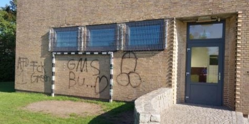 POL-IZ: 2406010.6 Tellingstedt: Graffitischmierereien an Grund- und Gemeinschaftsschule - Foto: presseportal.de