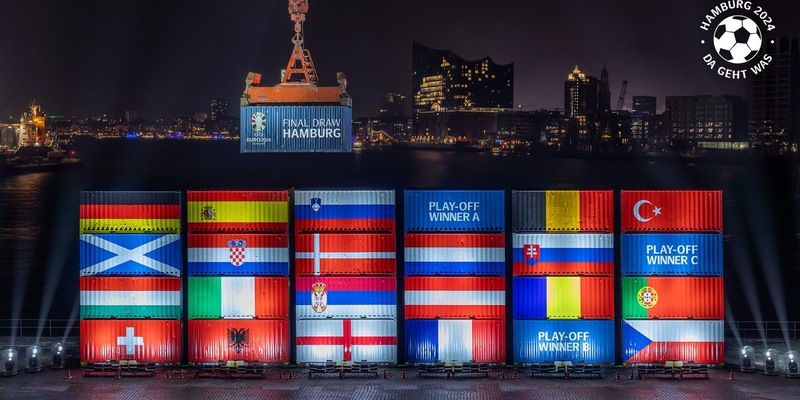 Preisregen: Die Hamburger Container-Installation zur Fußball-EM gewinnt Marketing- und Kreativ-Awards - Foto: presseportal.de