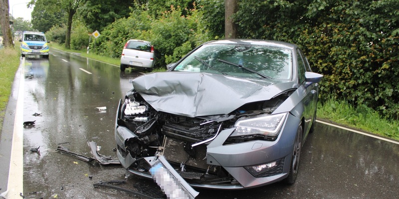 POL-RBK: Wermelskirchen - Zwei Verletzte bei Verkehrsunfall im Begegnungsverkehr - Foto: presseportal.de