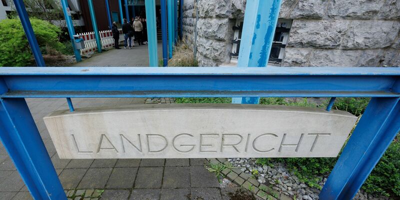 Am Landgericht in Bielefeld beginnt der Mordprozess um den Tod eines Neugeborenen. - Foto: Friso Gentsch/dpa