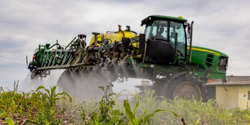 Die Landwirtschaft ist einer Studie zufolge für 74 Prozent des menschlichen Lachgas-Ausstoßes verantwortlich (Symbolbild). - Foto: Brunno Covello/dpa