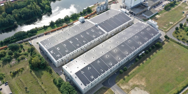 Bis zu 30° Dachneigung ohne Dachdurchdringung / Der Deutsche Hersteller für Photovoltaik-Unterkonstruktionen BK Solar System präsentiert auf der Intersolar Europe seinen Kassenschlager IROC® DP - Foto: presseportal.de