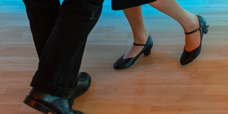 Die Forschenden finden erste Hinweise, dass es Persönlichkeitsunterschiede zwischen Tanzenden verschiedener Tanzstile geben könnte. - Foto: Robert Michael/dpa