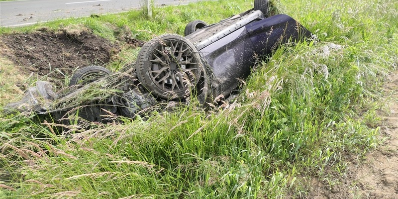 POL-COE: Havixbeck, L874/ Auto überschlägt sich - Foto: presseportal.de