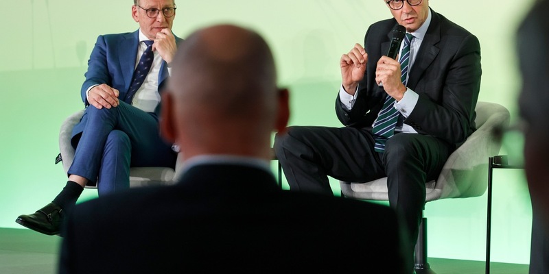 Friedrich Merz beim Deutschen Raiffeisentag 2024: / DRV-Präsident Holzenkamp: Wir brauchen eine Kultur der Zusammenarbeit - Foto: presseportal.de