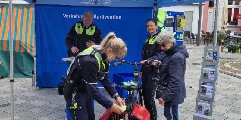 POL-WAF: Ahlen. Aktionstag Mobilität im Wandel gelungen - Viele Antworten auf viele Fragen - Foto: presseportal.de