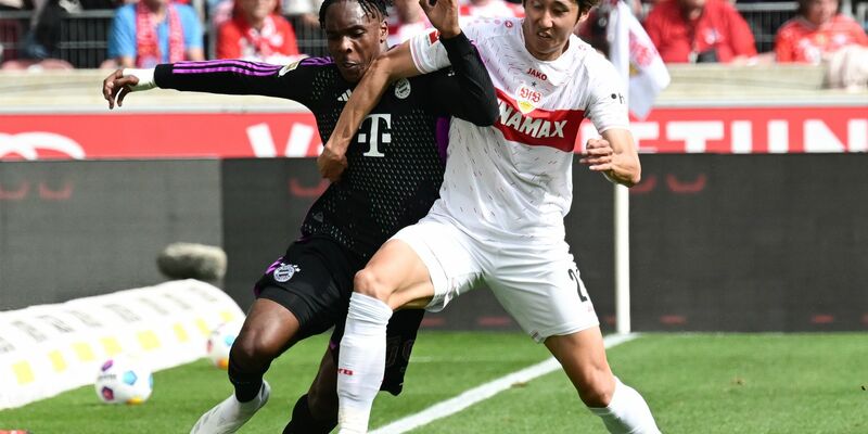 Der FC Bayern München verstärkt sich mit dem Stuttgarter Hiroki Ito (r). - Foto: Bernd Weißbrod/dpa