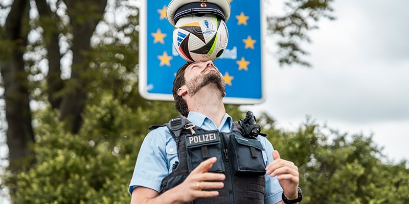 BPOL NRW: Auf Ballhöhe für die Fußball-Europameisterschaft - Bundespolizei in NRW ist umfassend vorbereitet für das sportliche Großereignis - EINLADUNG zu MEDIENTERMINEN! - Foto: presseportal.de
