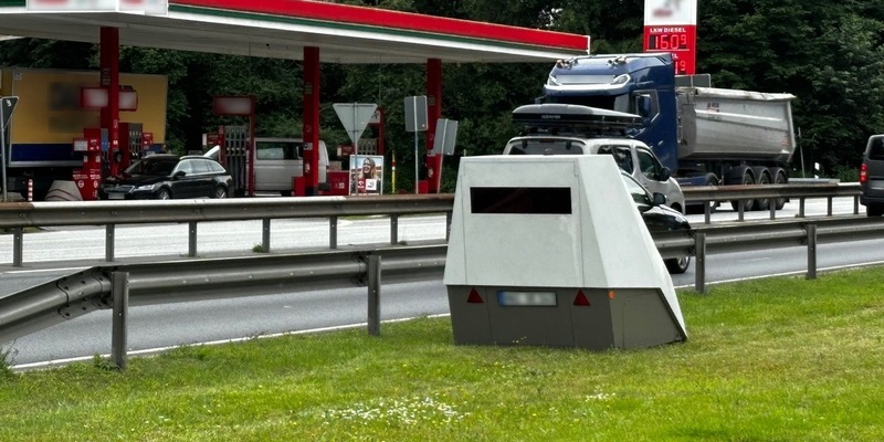 POL-HB: Nr.: 0348--Einsatz des neuen Enforcement Trailer (Blitzanhänger) der Polizei Bremen-- - Foto: presseportal.de