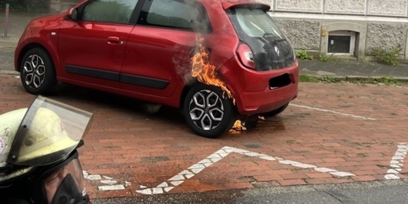 POL-STD: Stade: Fahrzeugbrand - Foto: presseportal.de
