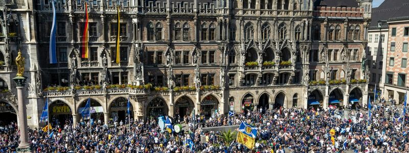 Der Münchner Marienplatz ist voll - vor allem mit schottischen Fans. - Foto: Stefan Puchner/dpa