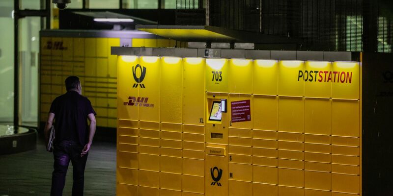 Die Deutsche Post betreibe derzeit rund 700 Poststationen - das sind 600 mehr als noch ein Jahr zuvor. - Foto: Oliver Berg/dpa
